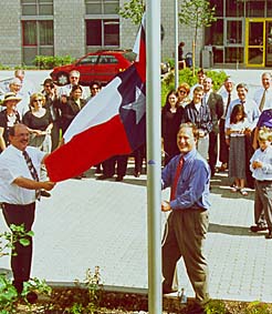 Texanische Flagge �ber Rheinbrohl