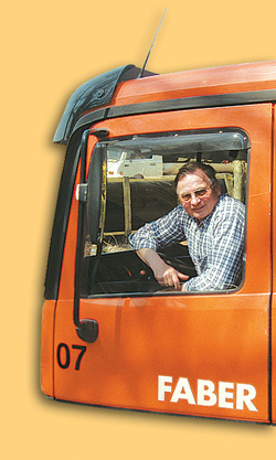 Otto Frster steuert seit 50 Jahren die Geschicke des Bauunternehmens Faber mit.