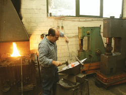 Vom Schmieden bis zum Vergolden - all das gehört in der Kunstschmiede Hoppen zum Alltag.