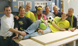 Fußball spielt im Leben der „Schumänner“ eine wichtige Rolle. Gemeinsam reiste man sogar zu Spielen der Champions League ins Ausland. 