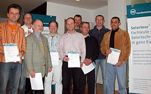 Foto: Handwerker verschiedenster Berufe haben jüngst die Qualifizierung zum Solateur erreicht.